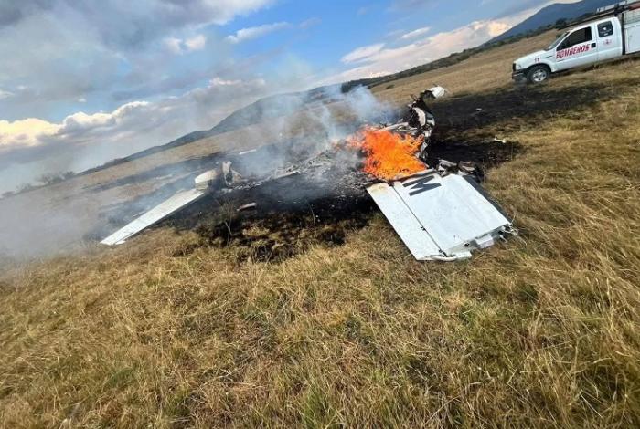 Purépero: Cae avioneta por falla mecánica y deja 5 heridos