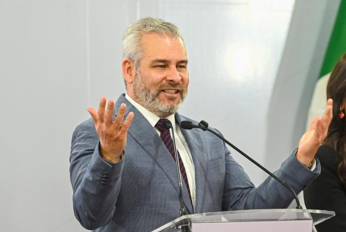 Quién deje el gabinete en año preelectoral quedará ‘offside’: Bedolla