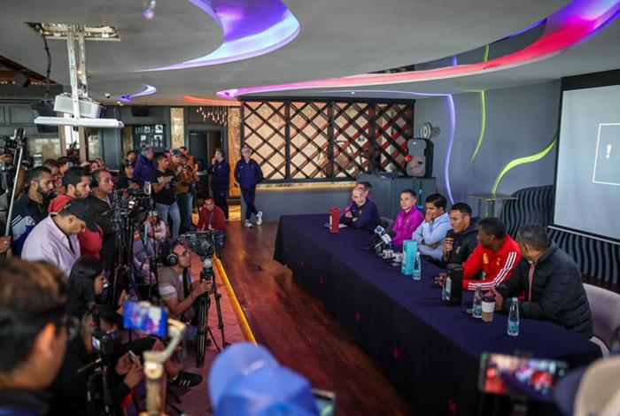 ¿Quieres conocer de cerca a tus Leyendas del Barcelona y del Morelia? ¡Te decimos cómo y dónde!