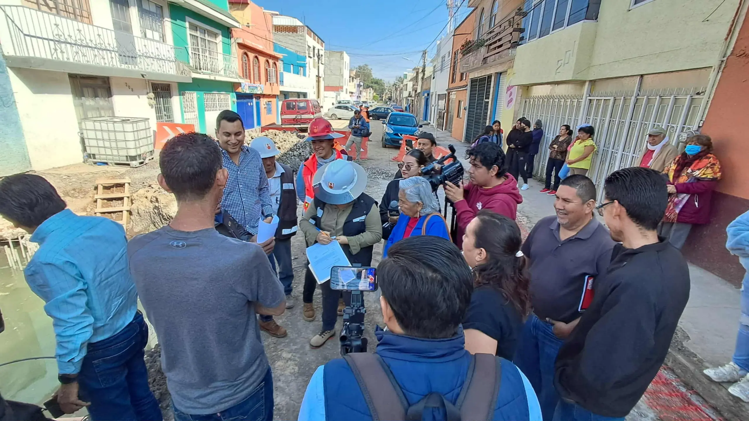 Reactivan trabajos en torre bloqueada del teleférico de Morelia