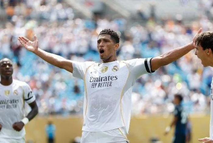Real Madrid impone su jerarquía y con un hombre menos vence al Pachuca