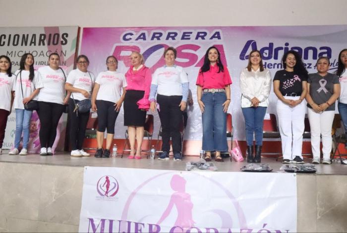 Realiza Adriana Hernández “Trenzatón” para mujeres con cáncer, en Uruapan