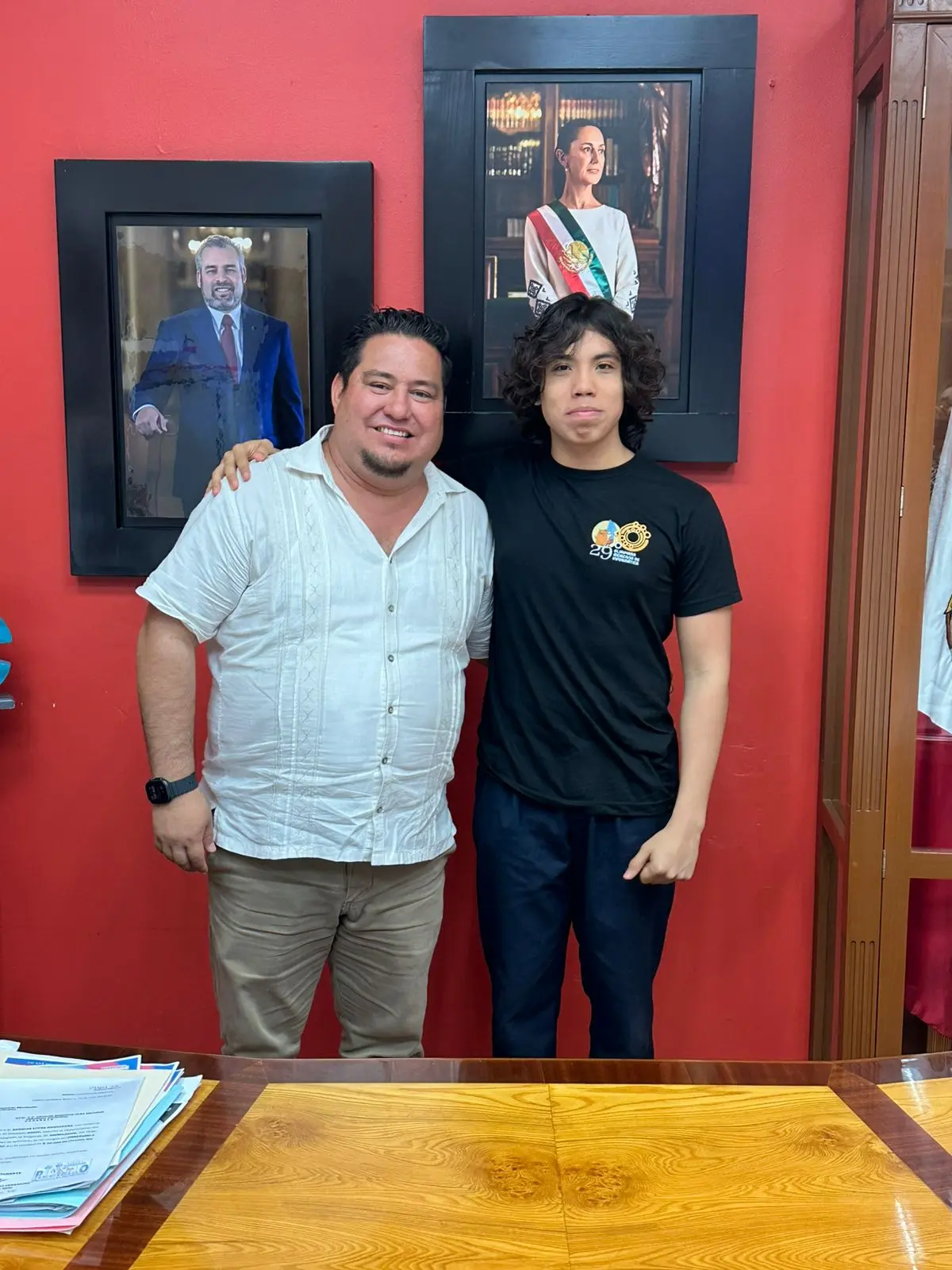 Reconoce alcalde Manuel Esquivel a José Andrés Lemus Velázquez, joven talento Lazarocardenense