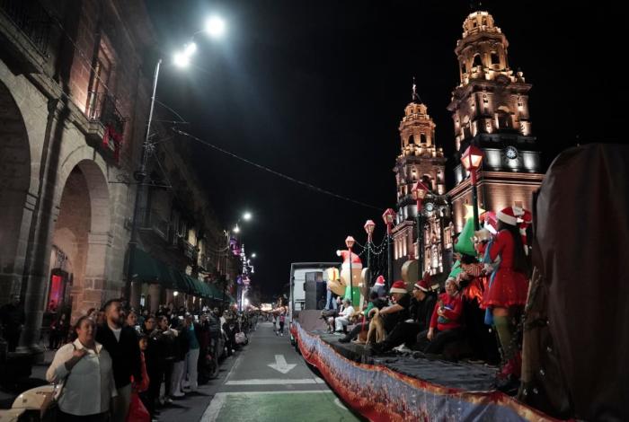 Recorre Centro Histórico la Caravana Navideña de la Adopción