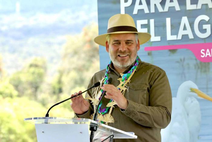 Recuperadas 500 hectáreas de superficie del lago de Pátzcuaro: Bedolla