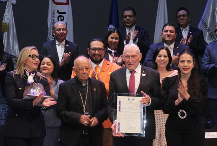 Red Juntos por Michoacán entrega la Presea "Cardenal Alberto Suárez Inda"; el organismo celebra 10 años de historia