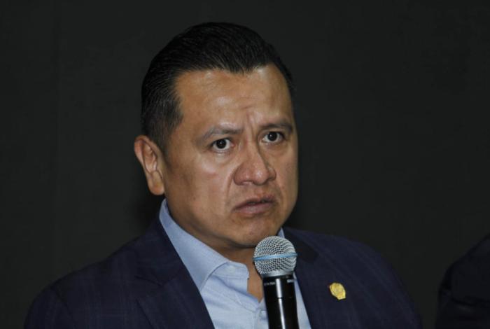 Reestructuración en puerta; el fiscal Carlos Torres Piña confirma rezago