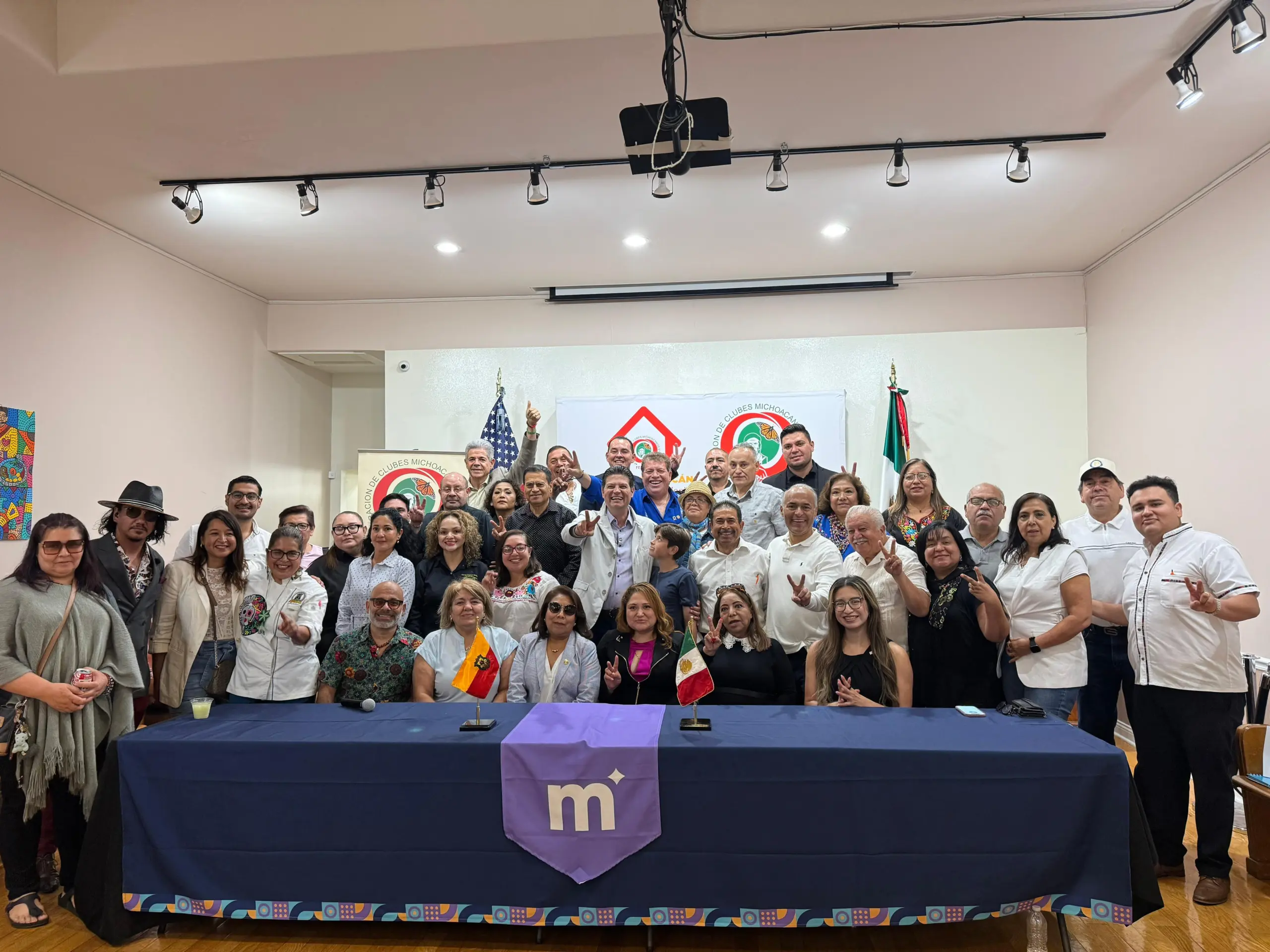 Refrenda Alfonso Martínez, apoyo a michoacanos radicados en EU