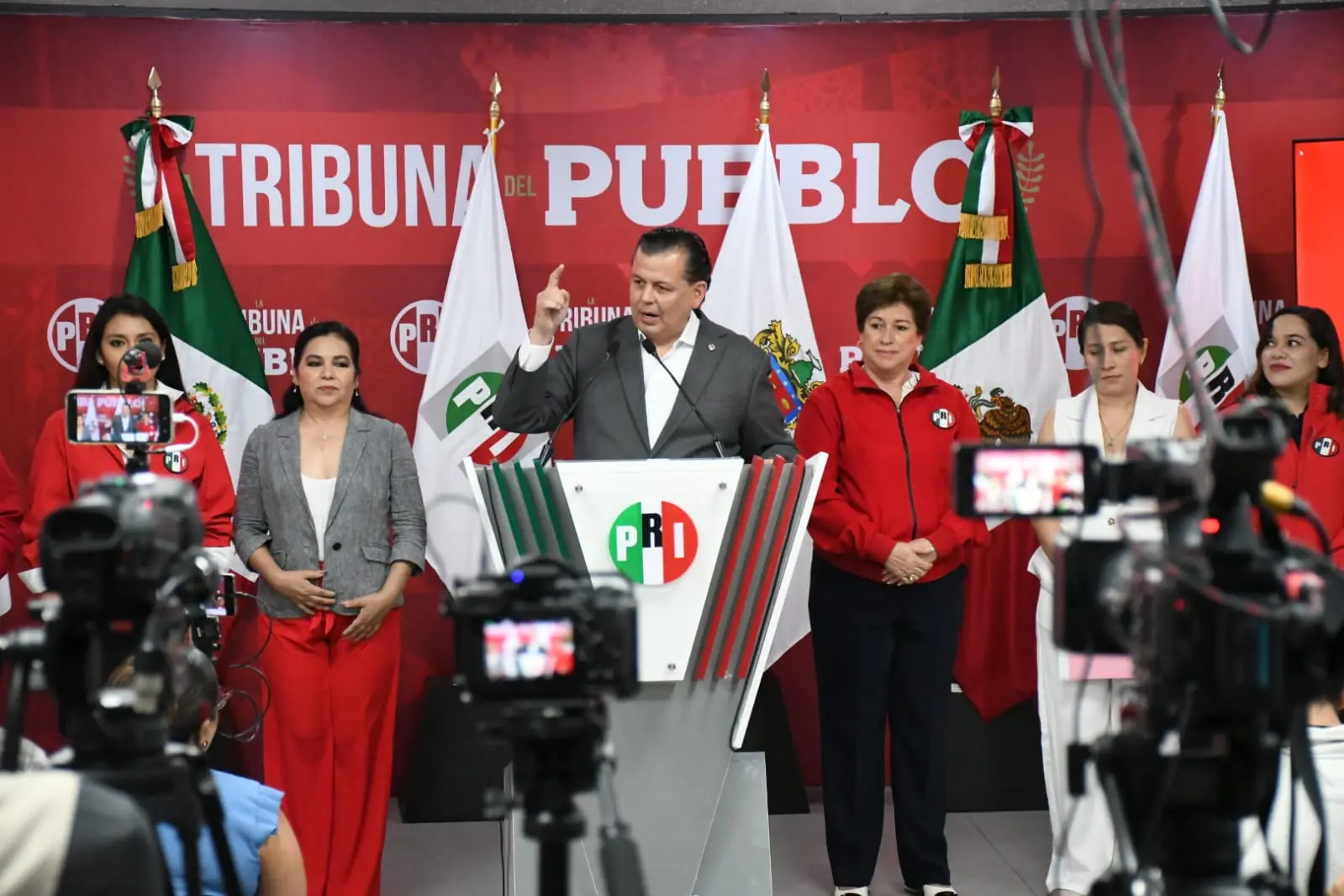 Regidores de Apatzingán denuncian “cobro de moches” en MC