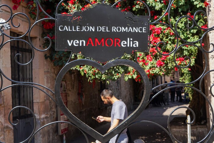 Regresa al Callejón el Romance el corazón de candados