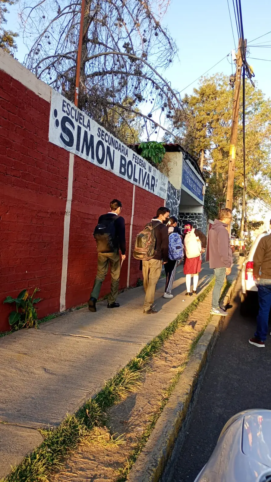 Regresan a clases “normales” estudiantes de todos los niveles educativos