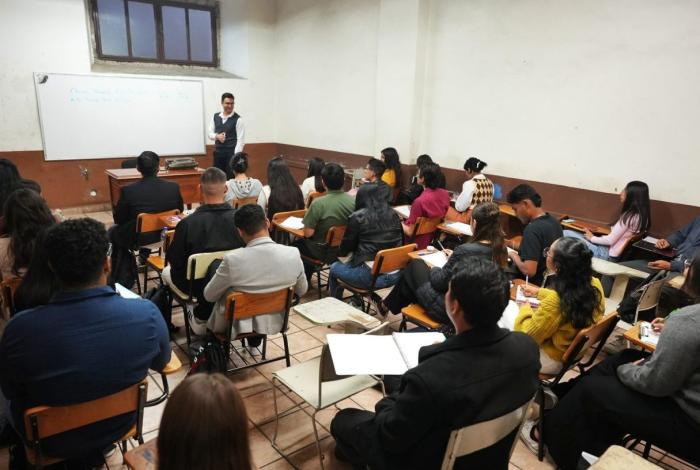 Regularizan pagos rezagados de maestros en la Facultad de Derecho 