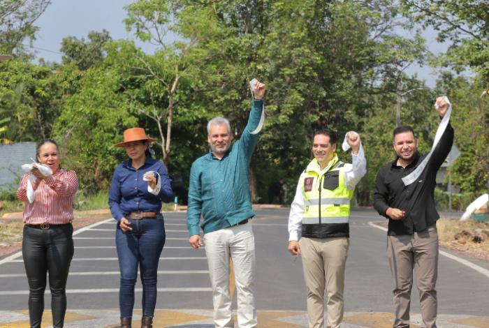 Rehabilitación de carretera de Nuevo Urecho impulsará al sector agropecuario: Bedolla