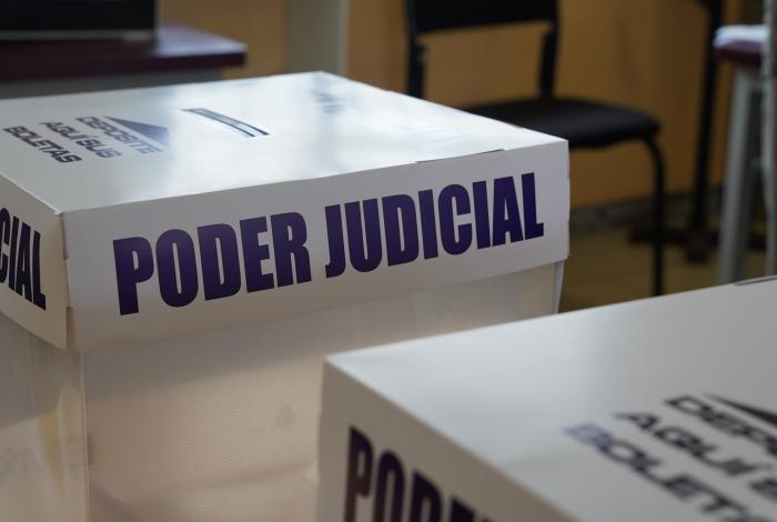 Renuncian funcionarios de otra casilla