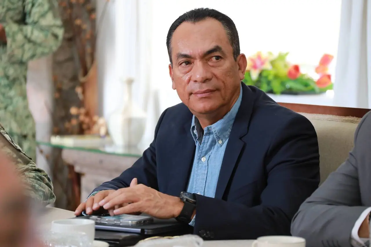 Renunciará Adrián López Solís a la FGE el próximo lunes