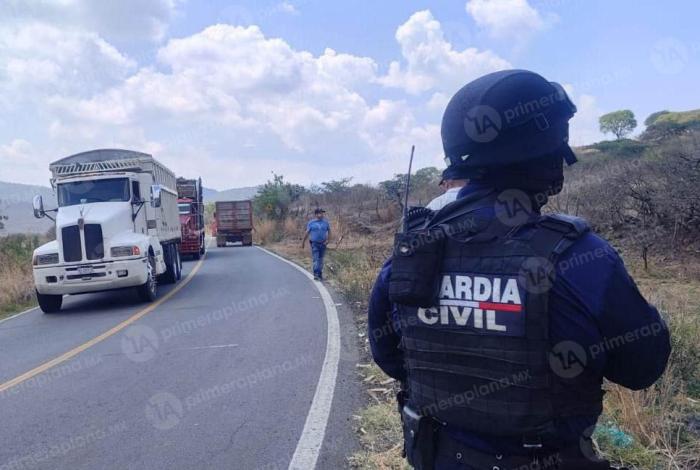 Restablecen libre tránsito en Cotija, tras bloqu3os
