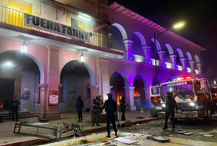 Restablecido el orden en Apatzingán, afirma Segob tras hechos vandálicos en Ayuntamiento