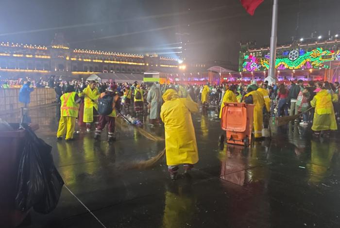 Retiran 40 toneladas de basura de Ciudad de México tras el triunfo de la selección