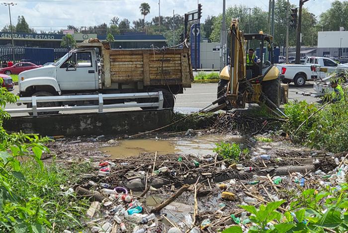 Retiran 70 toneladas de basura del Dren Barajas en Morelia para prevenir inundaciones