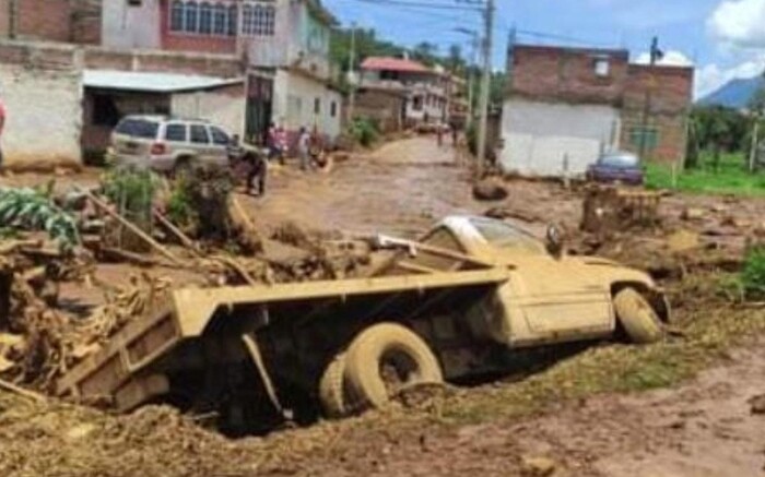 Revienta olla de agua de un particular en la comunidad de Los Llanos