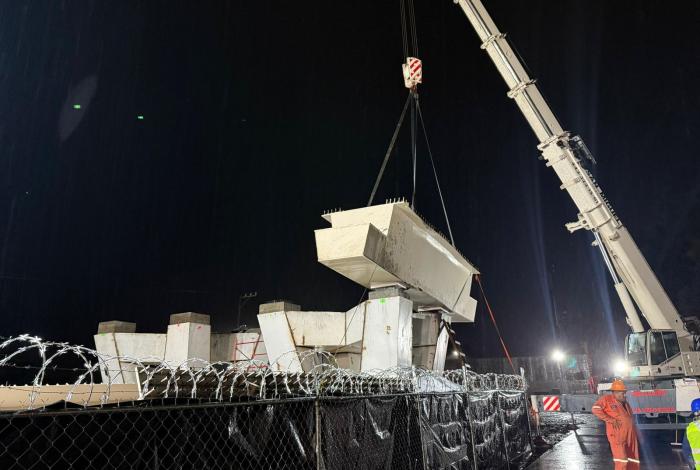 Revisa Bedolla avances en el paso vehicular La Hielera, Uruapan