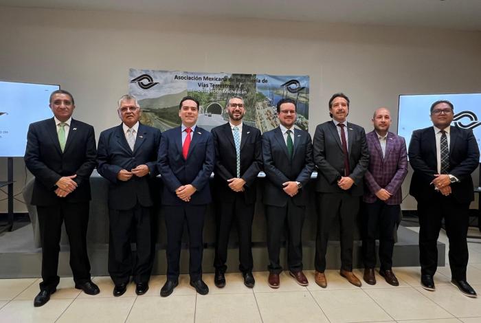 Rinde protesta XV Mesa Directiva de la AMIVTAC, con el Ing. José Córdova Alanís como presidente y el Mtro. Rogelio Zarazúa Sánchez como Primer vicepresidente