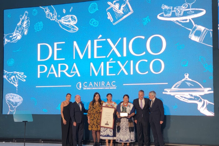 Rosalba Morales Bartolo gana reconocimiento a la mejor Cocinera Tradicional del Año