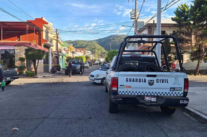 Sangriento amanecer en Uruapan: asesinan a Microbusero en “Las Lomas”