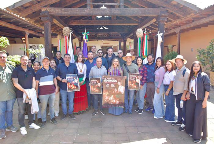 Santa Clara del Cobre recibe visita de autoridades colombianas en la presentación del Festival de las Ánimas 2025