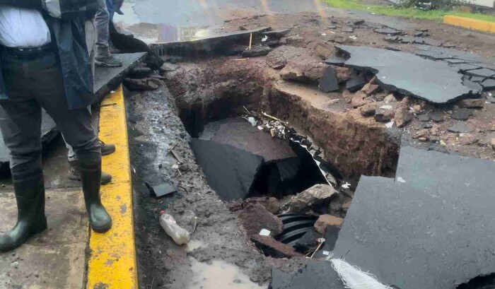 Se abre socavón de 5 metros de diámetro en la ciudad de Morelia