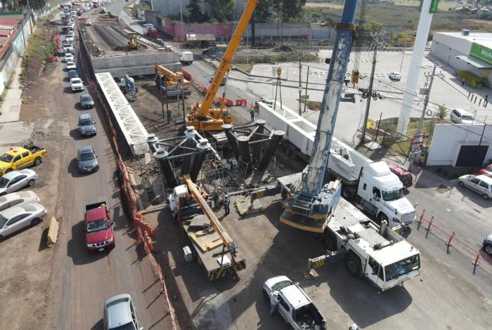 Se construyen seis distribuidores viales en Michoacán