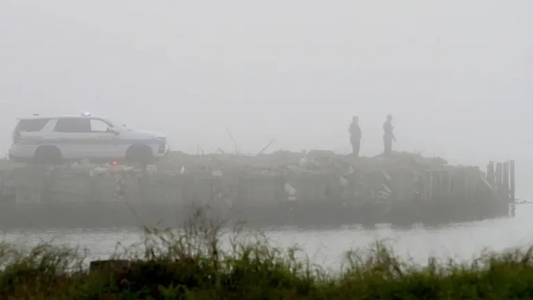 Se desploma avión de la Marina en Galveston, Texas; reportan 5 muertos