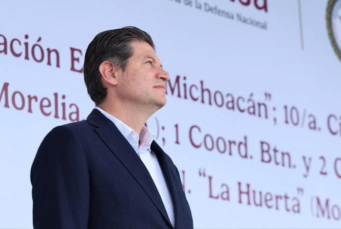 Se hunde Morena entre golpes y traiciones, se mofa Alfonso Martínez