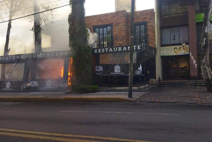 Se incendia área de terraza del restaurante Cocol de la Ventura Puente, en Morelia