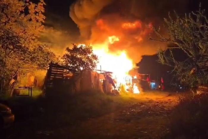 Se incendia domicilio en Zamora, culpan a un hombre, pero no lo encontraron