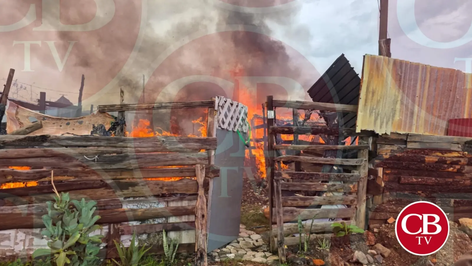 Se queman 7 chozas en la colonia El Polvorín, al poniente de Morelia