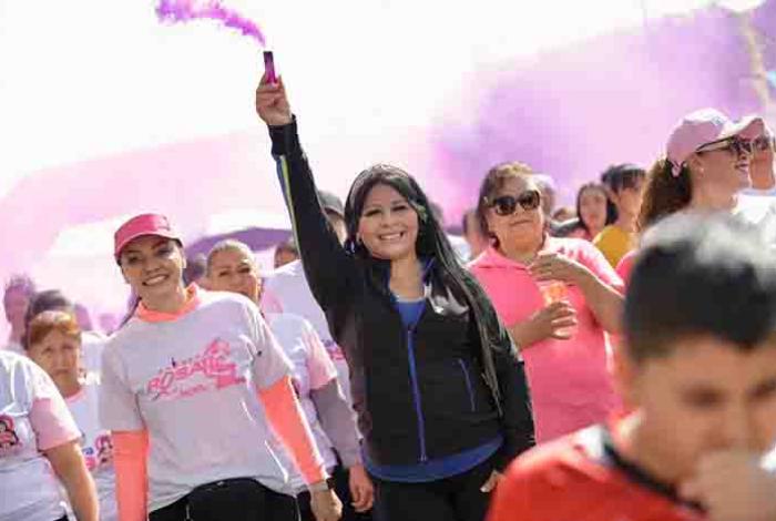 Se realiza en Puruándiro la onceava Carrera Rosa para concientizar sobre la lucha contra el cáncer