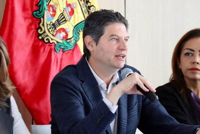 Se rebela Alfonso Martínez al Congreso: sin permiso, rentará Palacio Municipal para fiestas