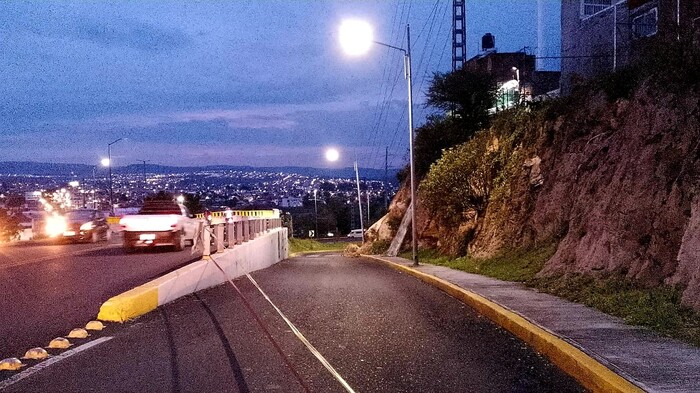 Se registra derrumbe en talud de la Av. Guadalupe Victoria y libramiento de Morelia