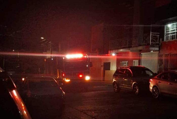 Se registra incendio en predio de la colonia Lomas del Punhuato, Morelia