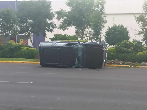 Se registran 2 volcaduras vehiculares en distintos sitios de Morelia