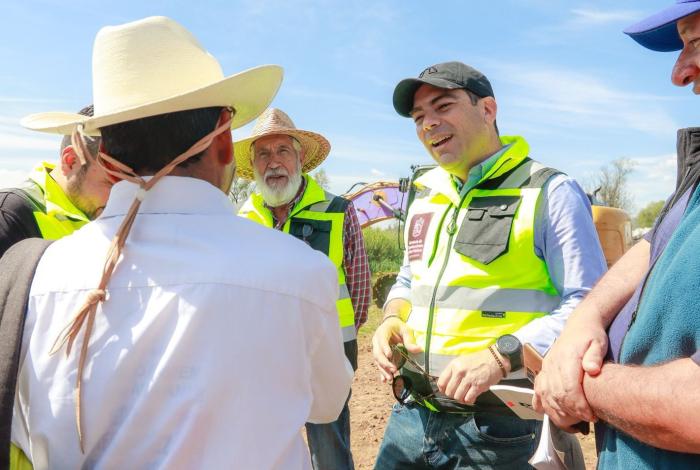 Se retirarán 240 mil metros cúbicos de azolve del lago de Pátzcuaro en 2026: Rogelio Zarazúa