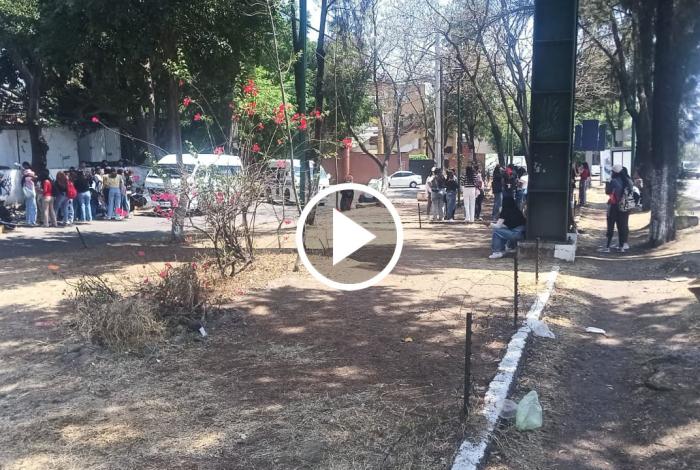 Se reúnen normalistas en Xangari, previo a marcha al Centro Histórico