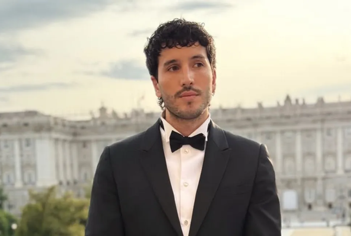 Sebastián Yatra habla sobre intimidad y cirugía estética