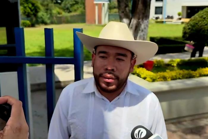 Secretario de Obras de Uruapan asegura que Carlos Manzo tenía un solo celular; desconoce si WhatsApp fue desactivado