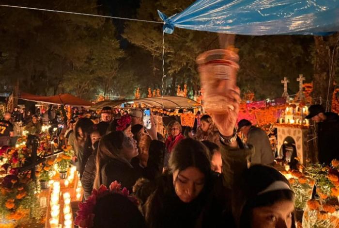 Sectur calcula 420 mil turistas en Michoacán por Semana de Muertos y 520 mdp de derrama