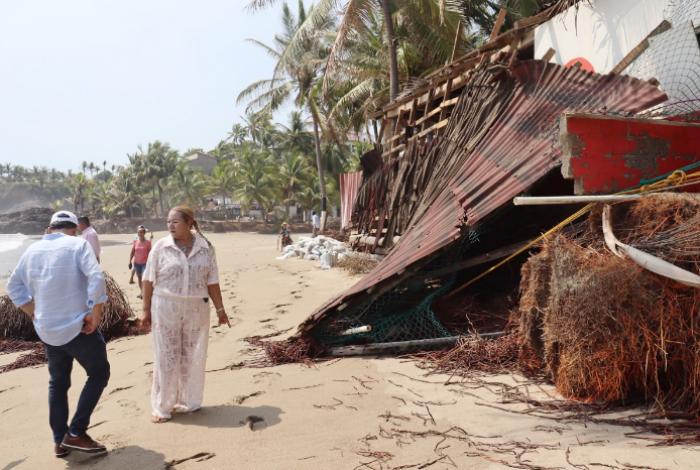 Sectur recorre la Región de Playas y se reúne con más de 200 prestadores de servicios afectados por huracán Polo