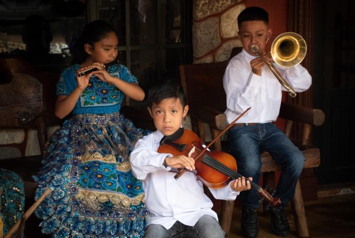 Secum y Comisión Pirericha preservan legado de la pirekua