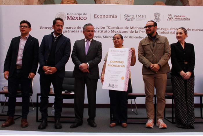 Sedeco e IMPI oficializan la marca de certificación "Carnitas de Michoacán"