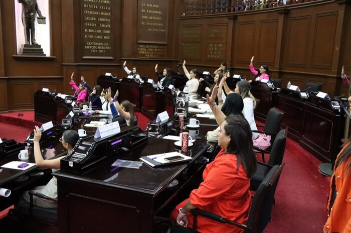 Segundo Parlamento de Mujeres 2025 aprueba descontar pensión del salario bruto